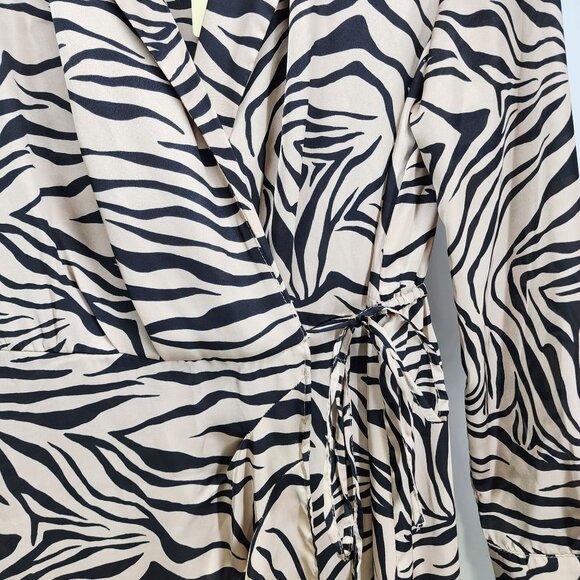 New Dress Forum Zebra Print Wrap Dress Long Sleeve Womens Size M Tan‎ Black NWT - Picture 11 of 12